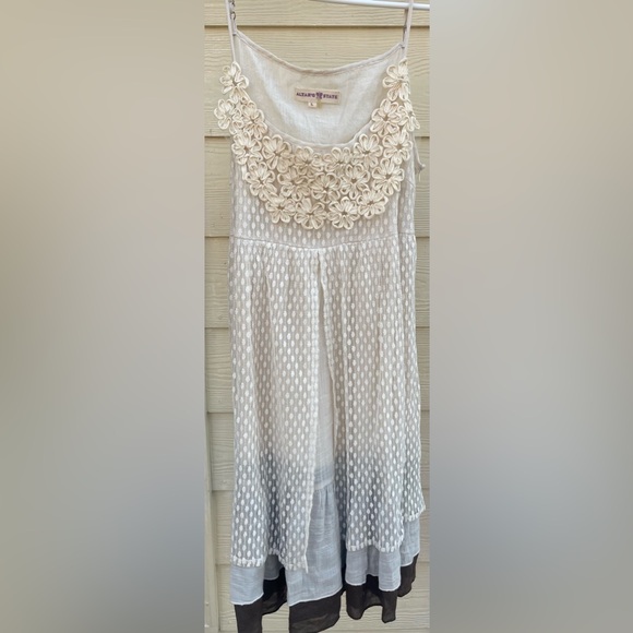 Altar'd State Dresses & Skirts - Altar'd State Floral Lace Embroidered Strappy Dress Sz L Ivory Brown